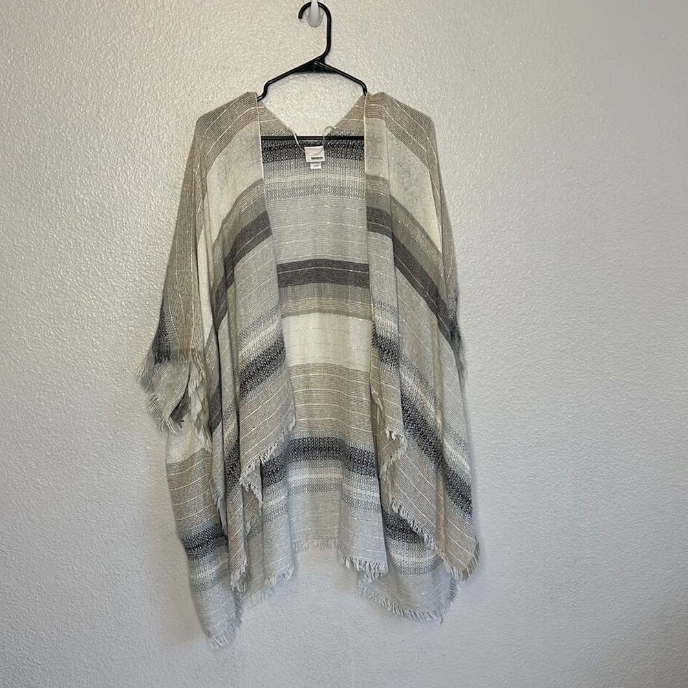 Sonoma Size L Gray Patterned Shawl